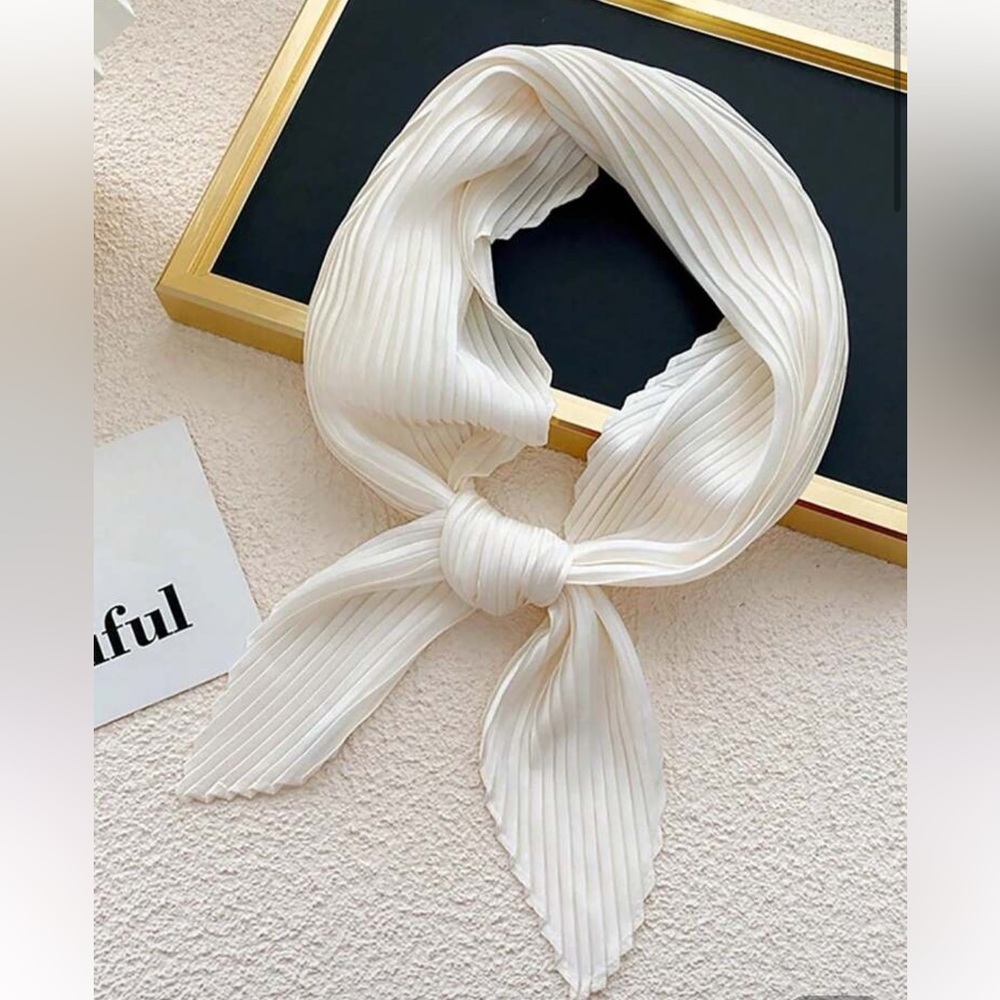 SHEIN Cream Pleated Scarf